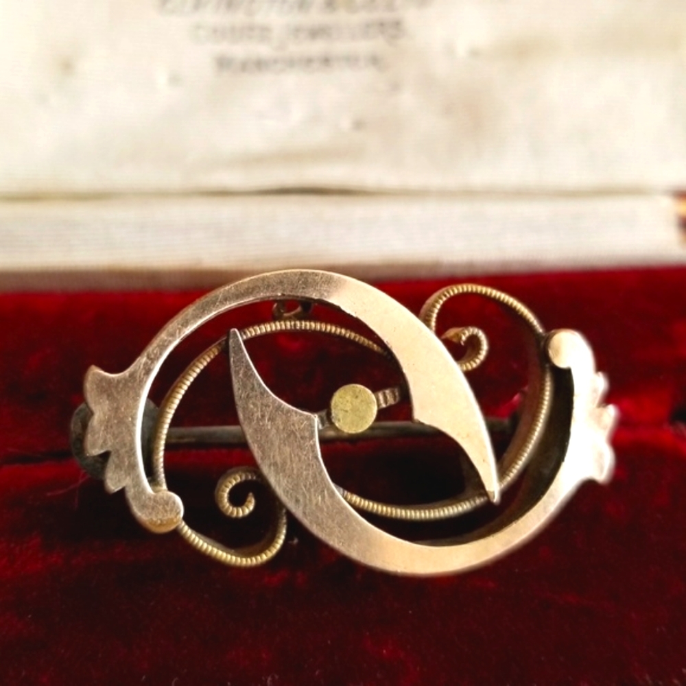 Antique Victorian brooch gold tone Pin scrolled vintage edwardian